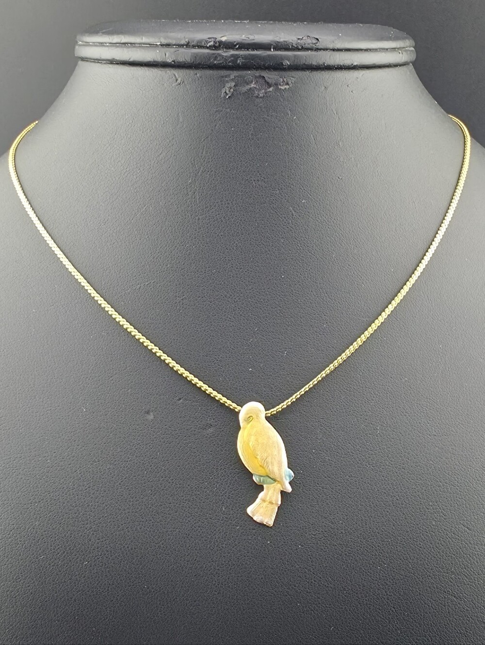 Delicate Vintage Enamel Bird Of Paradise Pendant 16" Gold Tone Choker Necklace